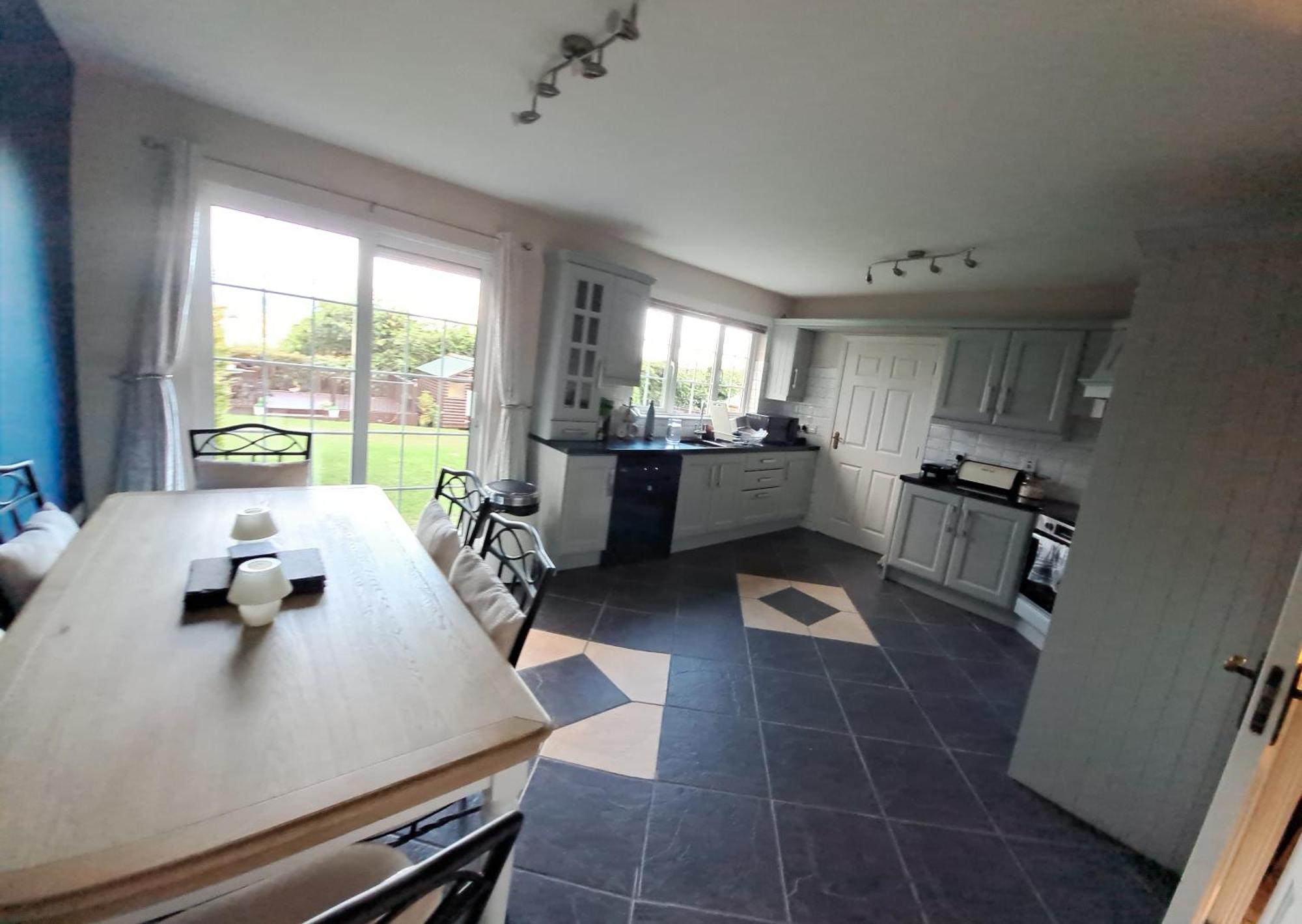 Newry Premium B&B Экстерьер фото